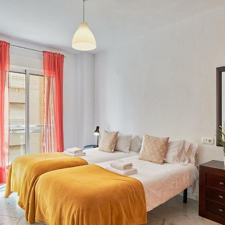 Mercy Beach Malaga Luaran gambar